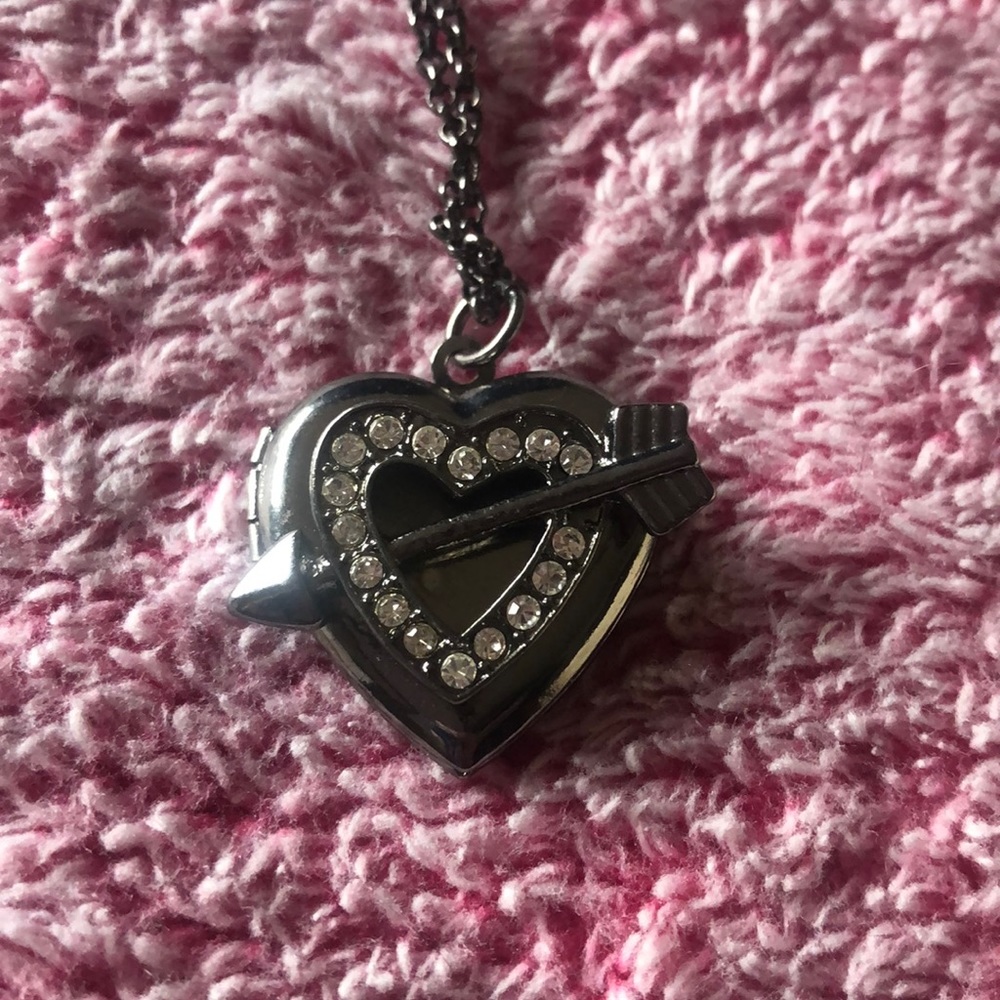 Authentic Betsey Johnson NWT heart locket Necklace